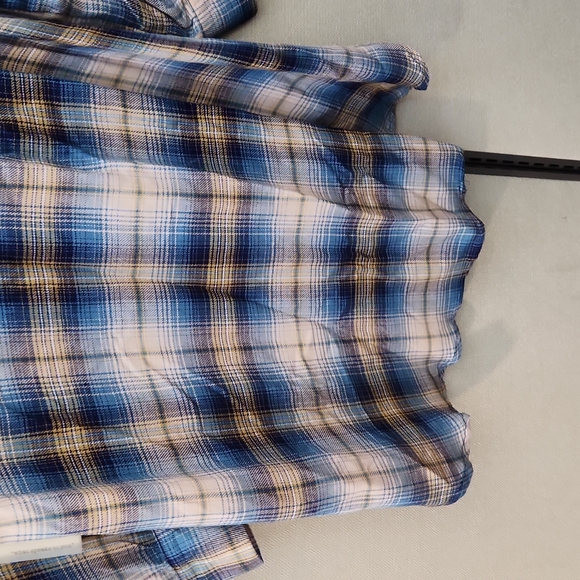 Crimson in Grace Flannel High Low Tunic Size Medium - Picture 11 of 16